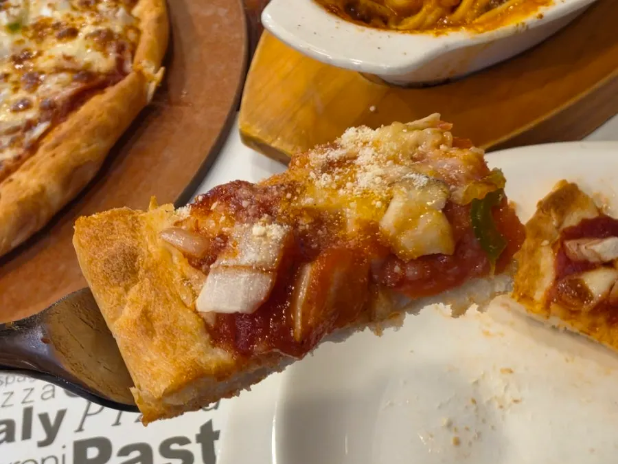 Golden-baked combination pizza crust