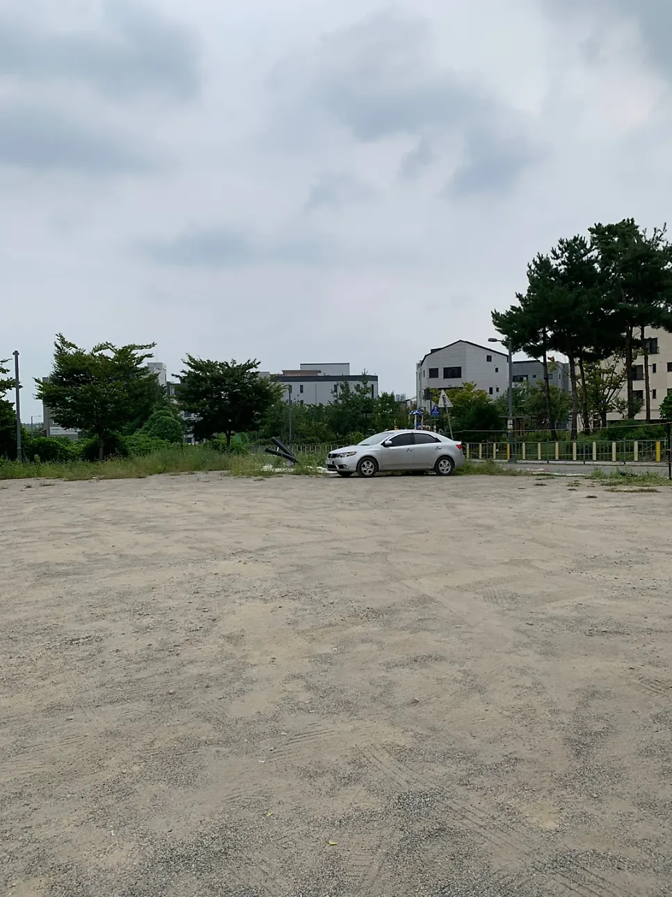 Easy parking space at the guk-bap restaurant