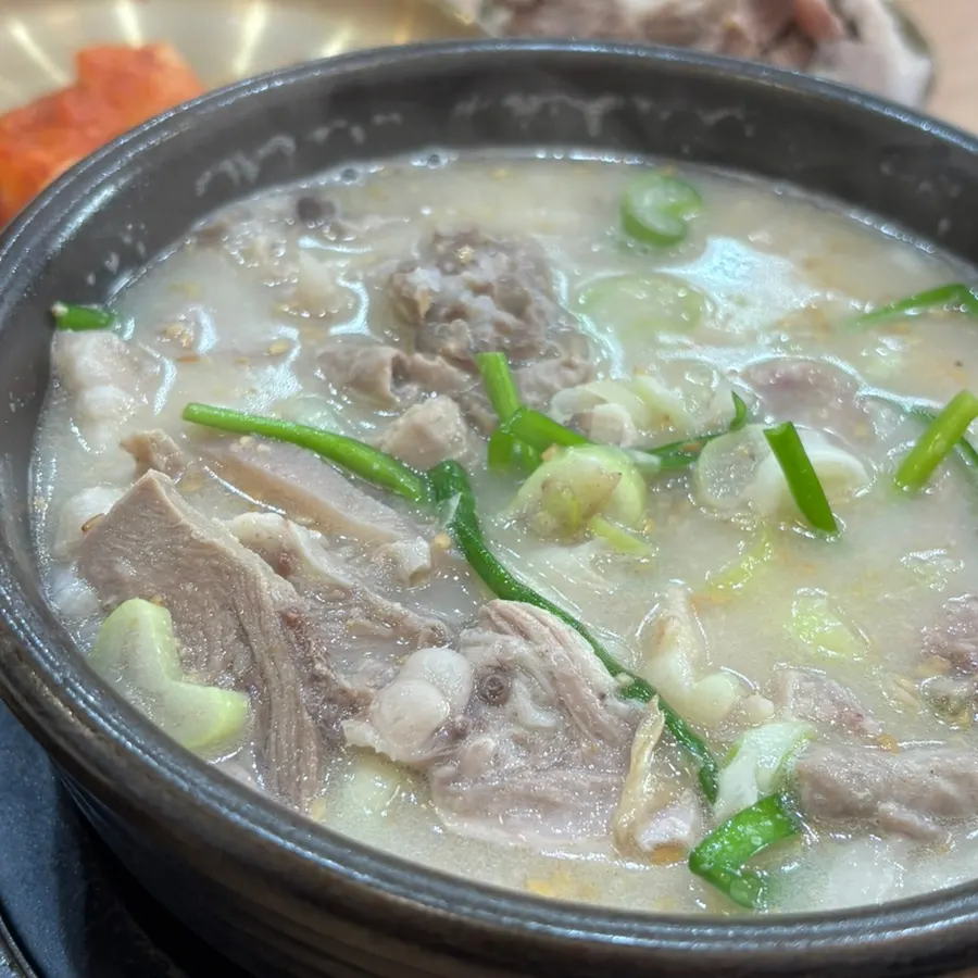 Sundaeguk picante con dadaegi añadido