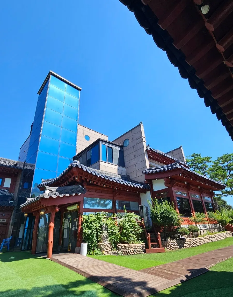 Suksudaega hanok and garden