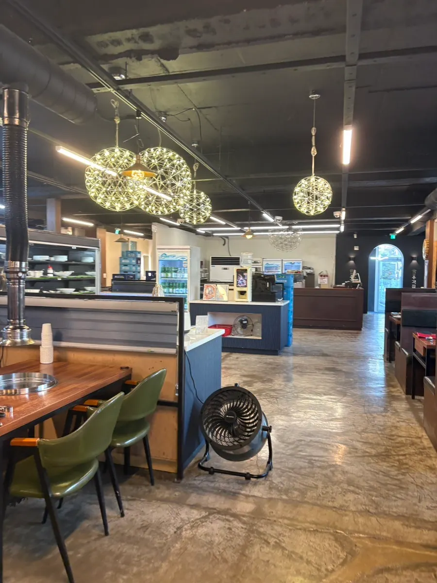 The local-customer atmosphere at Jugeokjip