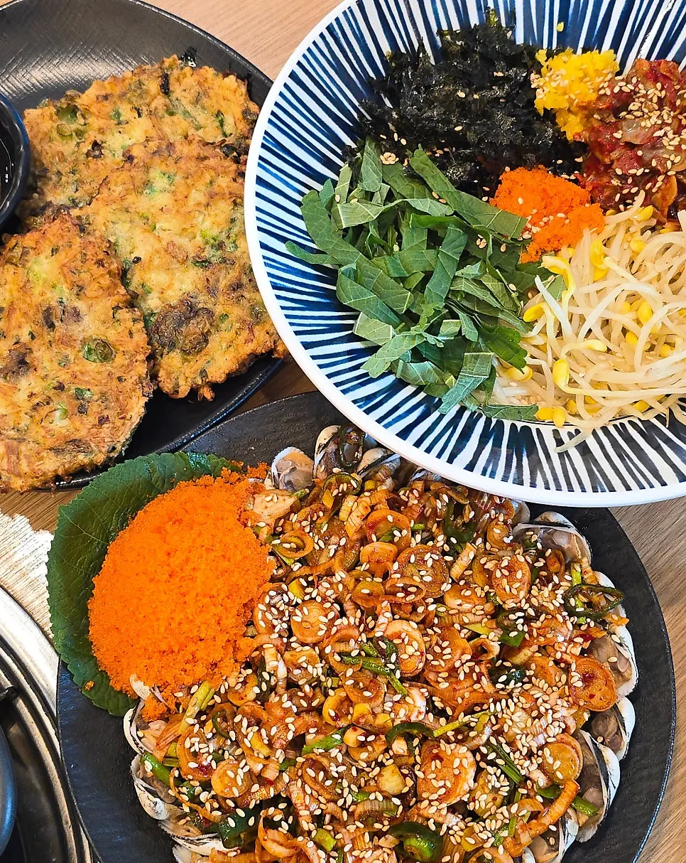 Basic spread with tofu kimchi and fish cake soup