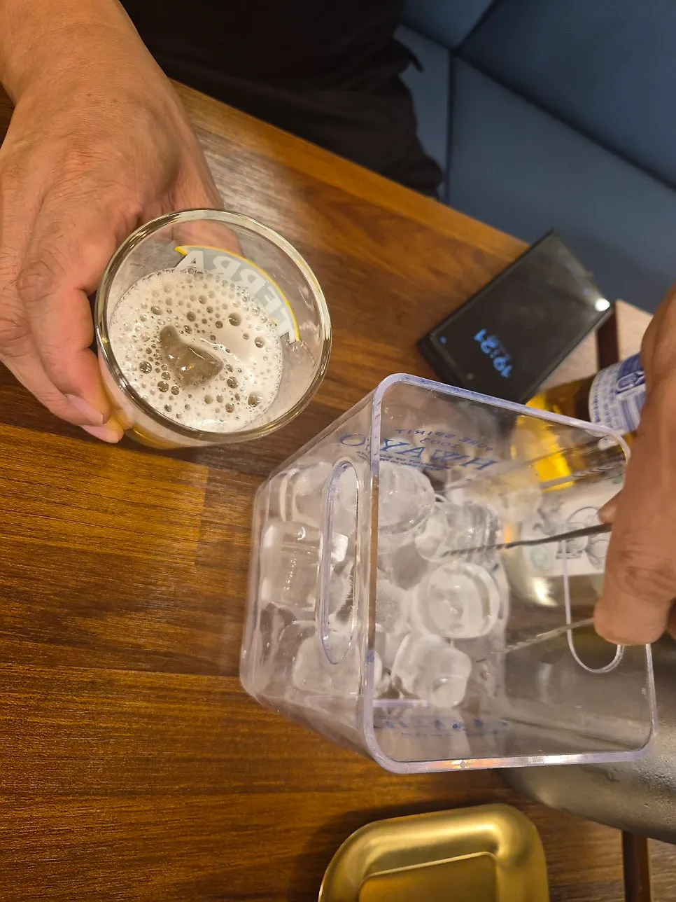 Drinks set served with ice included