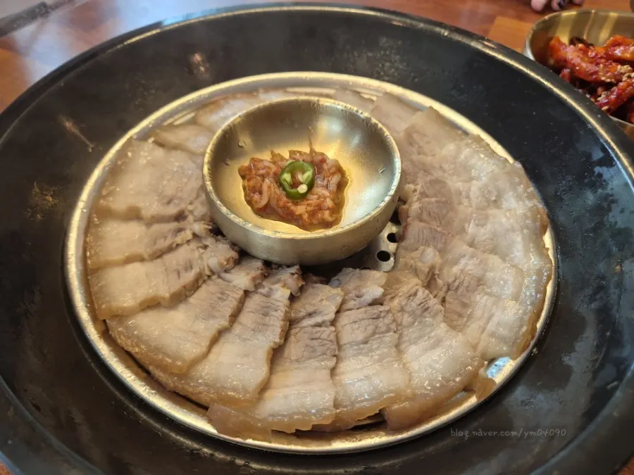 배잎약선수육 한 접시