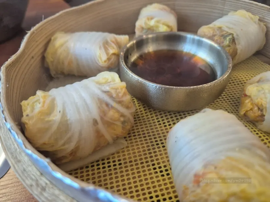 속이 꽉 찬 알배추만두 단면