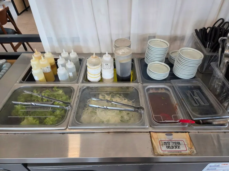 Self-serve bar for banchan refills