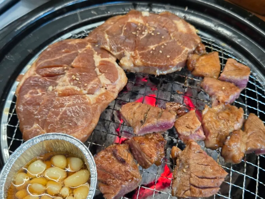 Thickly sliced seasoned pork grill