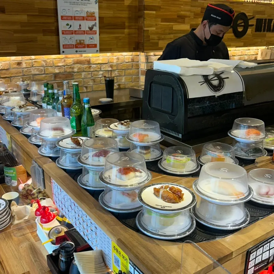 平澤站店迴轉壽司店內部