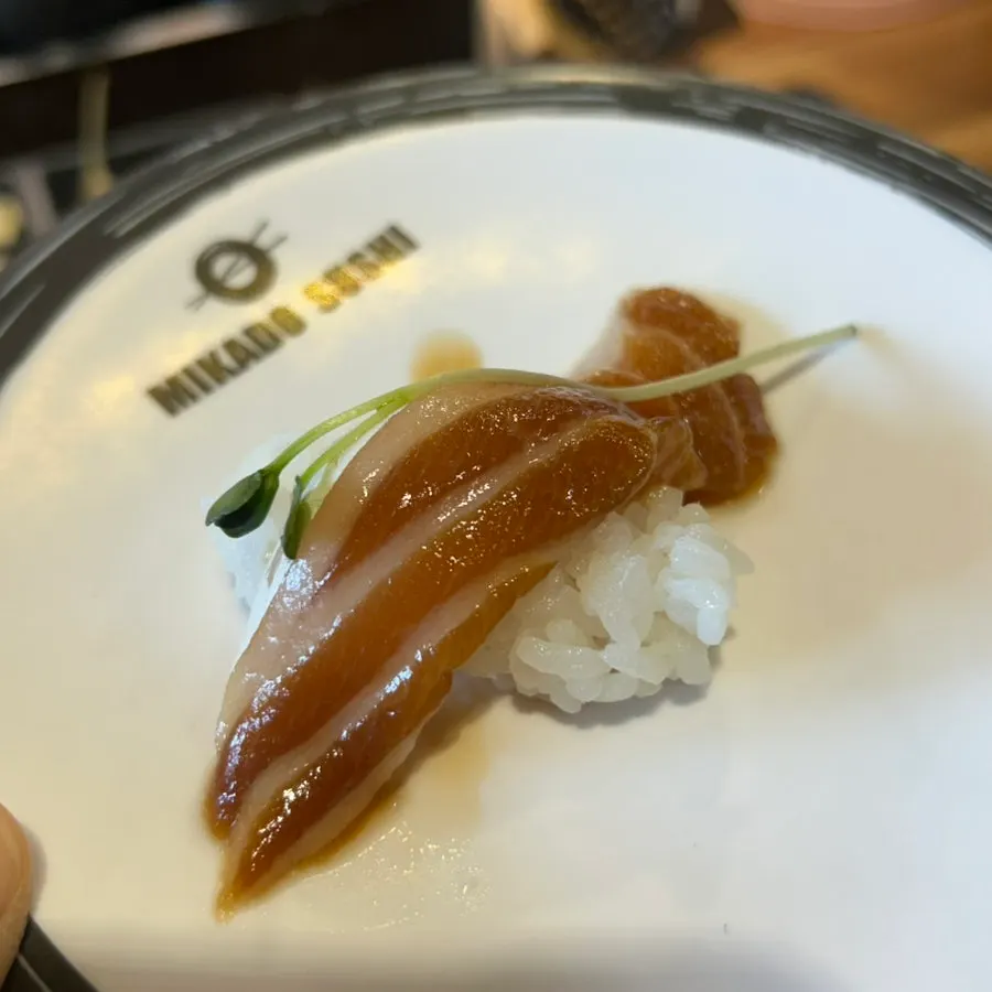 起司培根與生牛肉壽司