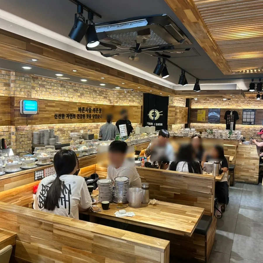 備有漱口水等用品的空間