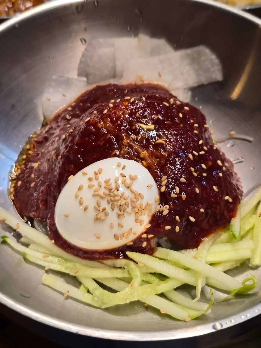 Spicy bibim-naengmyeon meal