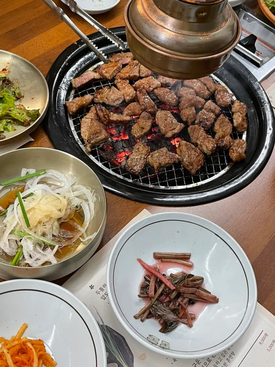 숯불에 굽는 돼지양념구이