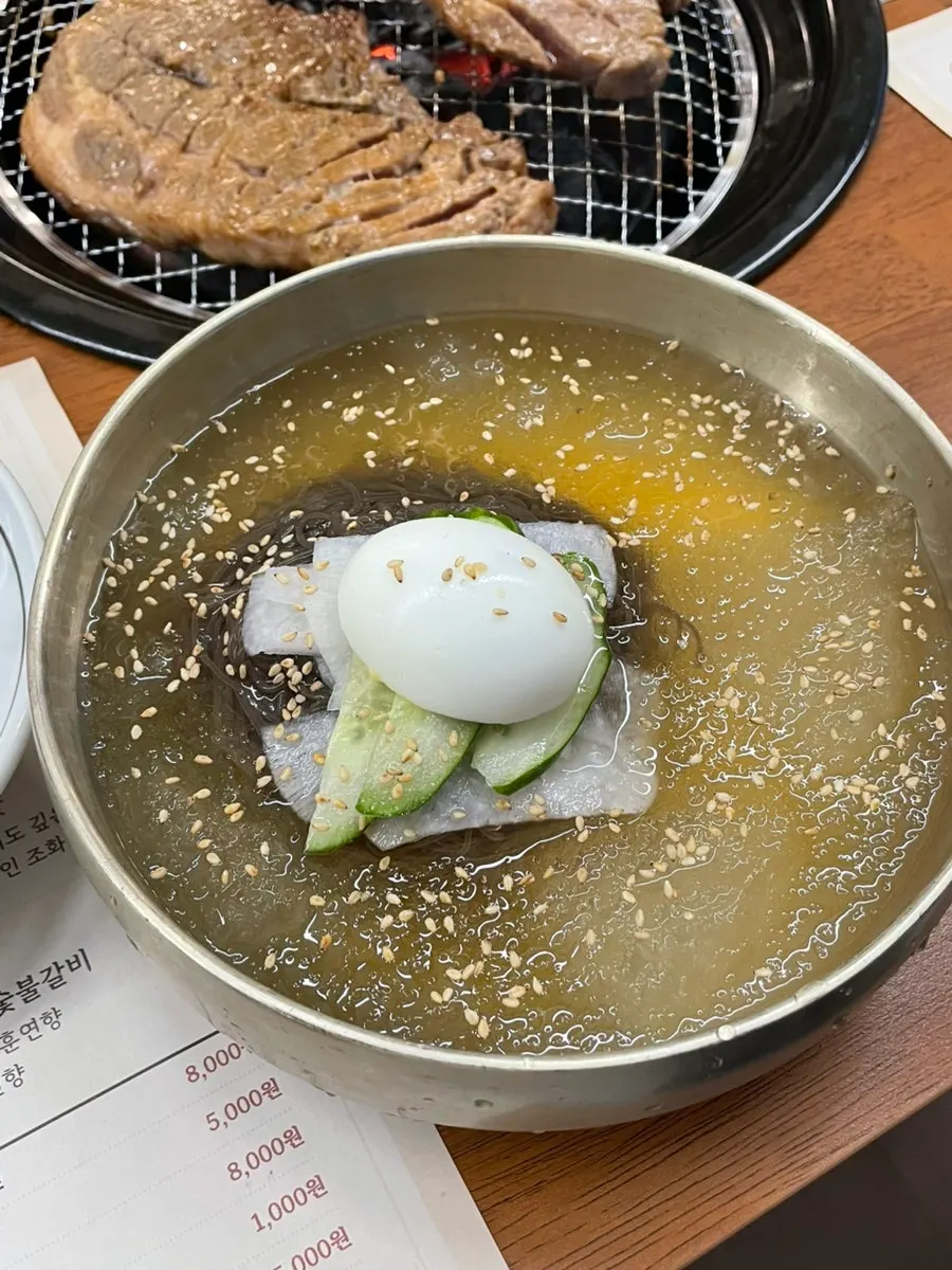 리필한 잡채 반찬
