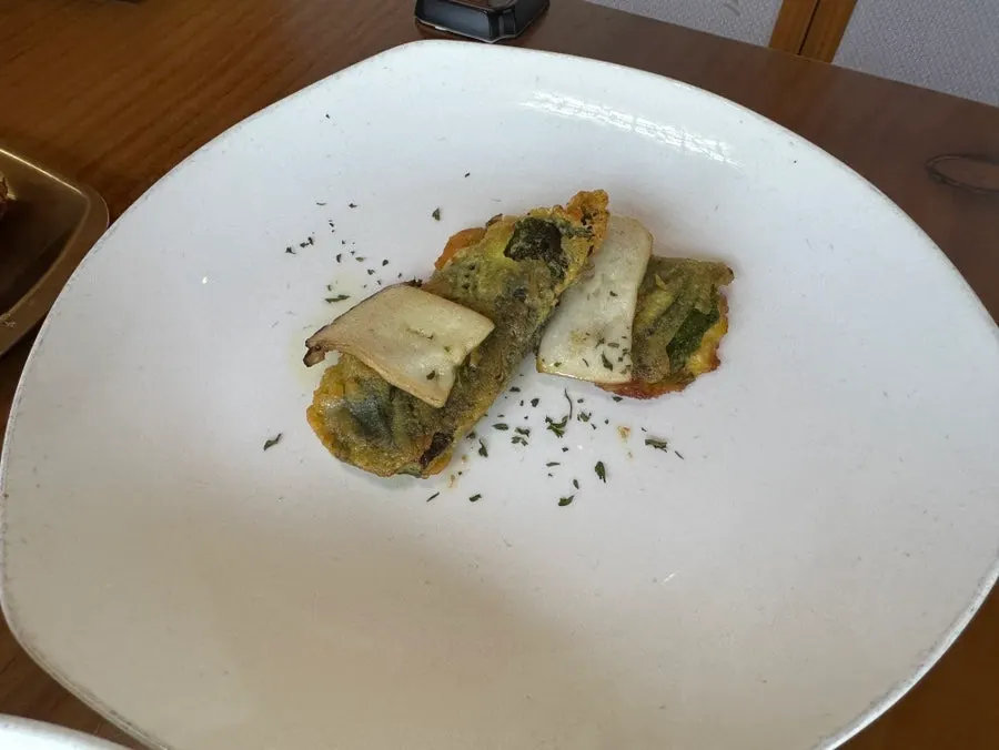 궁중 잡채와 한치 초무침 쌈