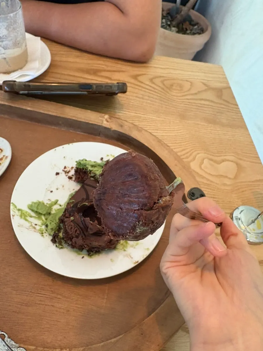 A slice of chestnut matcha chocolate cake at Cafe Pomun