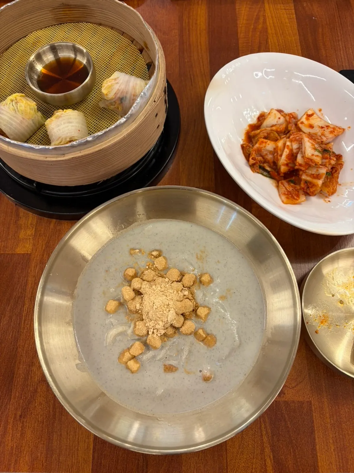 Bowl of thick-broth seoritae soybean kalguksu