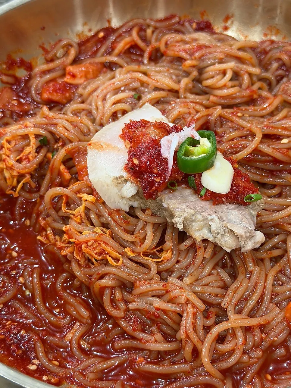Boiled pork topped with salted shrimp and garlic