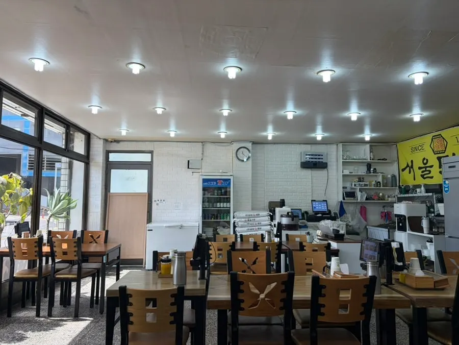 Photo of Seoul Myeonok's tidy dining room