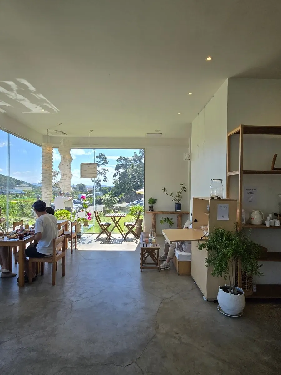 Window seating and outdoor view inside Sisup
