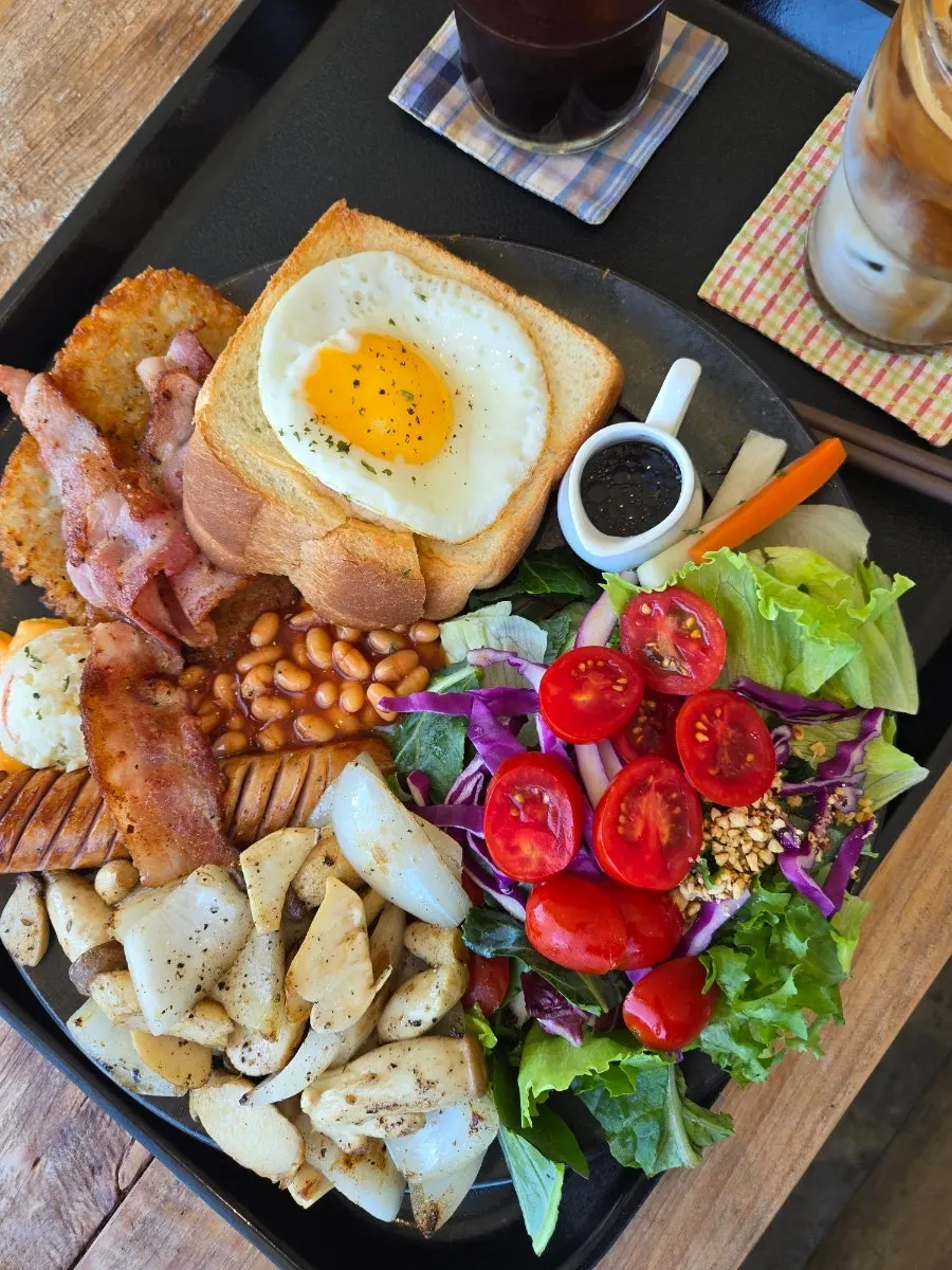 Sisup brunch spread with coffee