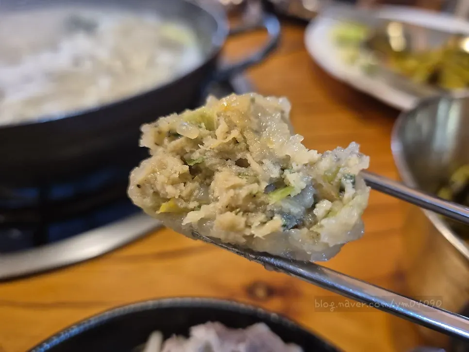 고기완자만두 사이드 메뉴