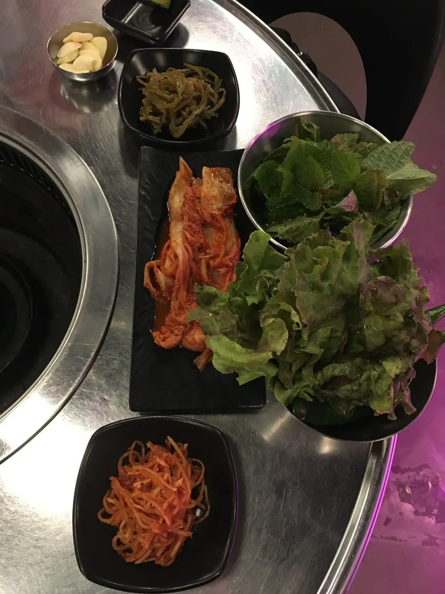 빈빈숯불가든 기본찬 한 상