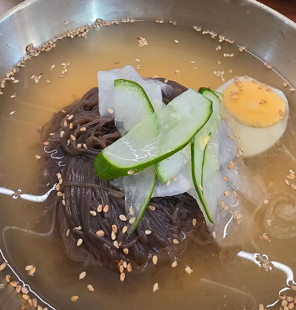 Mul-naengmyeon served after the meat course