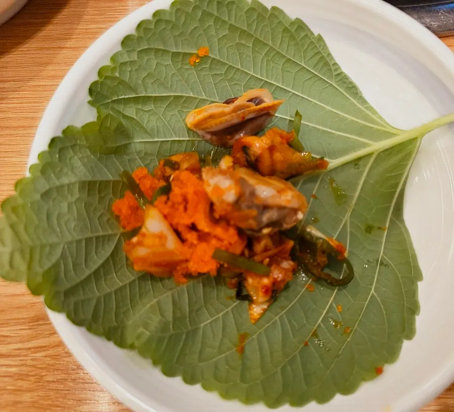 노릇하게 부쳐 나온 꼬막전