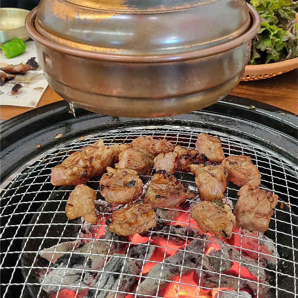 도톰한 돼지양념구이 3인분 상차림