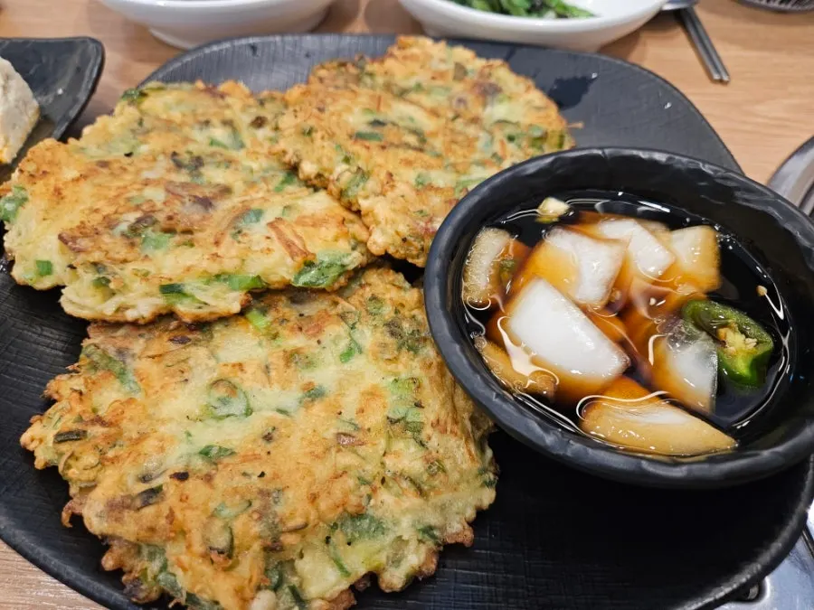 Freshly pan-fried large cockle pancake