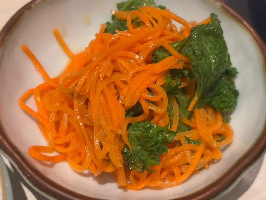 Salad and pickled vegetable side dishes