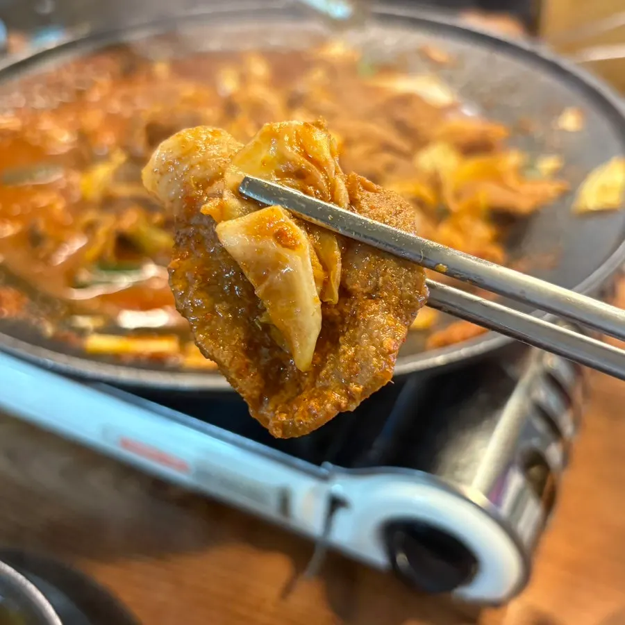 Gochujang jumulleok stir-fried with glass noodles added