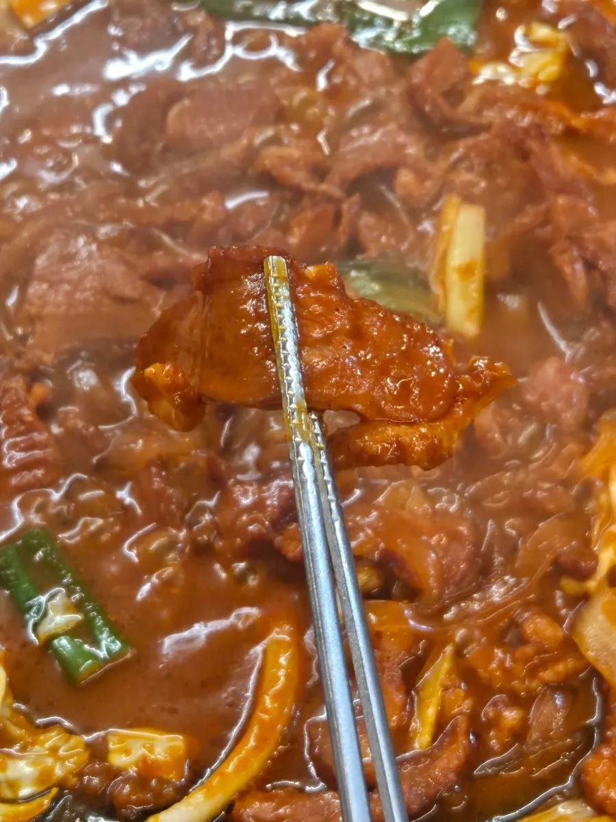 감칠맛 양념의 비빔냉면