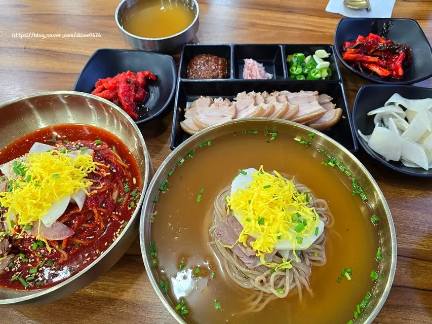 평양냉면과 비빔냉면, 수육 반접시 한상