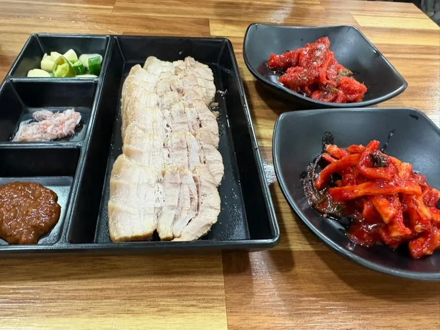 Half portion of domestic pork suyuk served first
