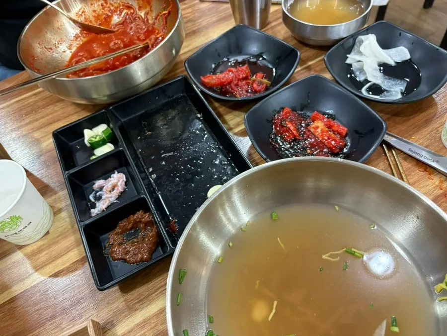 An emptied bowl after finishing the naengmyeon
