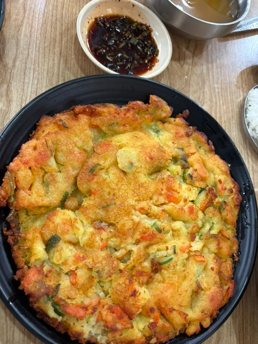 주문 즉시 부쳐 나온 녹두빈대떡