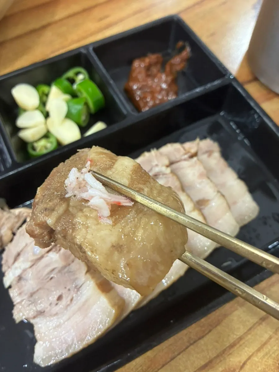 A piece of suyuk with lean meat and fat mixed together