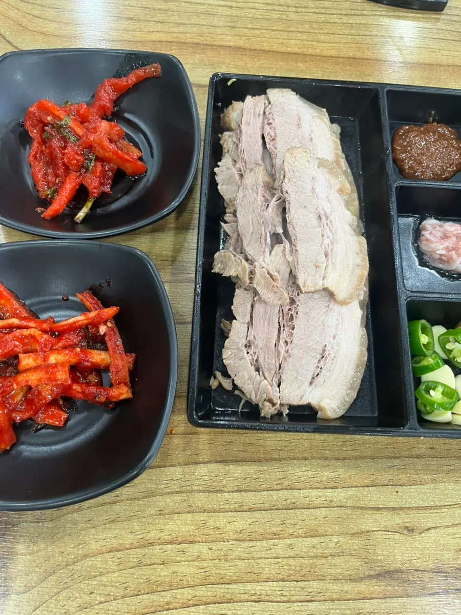 비빔냉면 면발 클로즈업