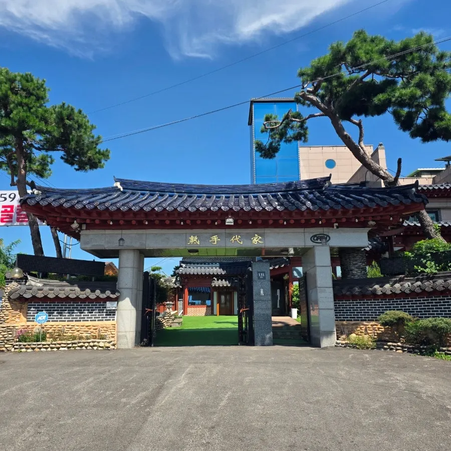 Visiting Suksudaega, known for barley-dried yellow corvina