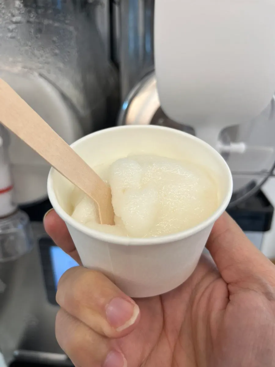 식사 뒤 즐기는 달콤한 배 슬러쉬