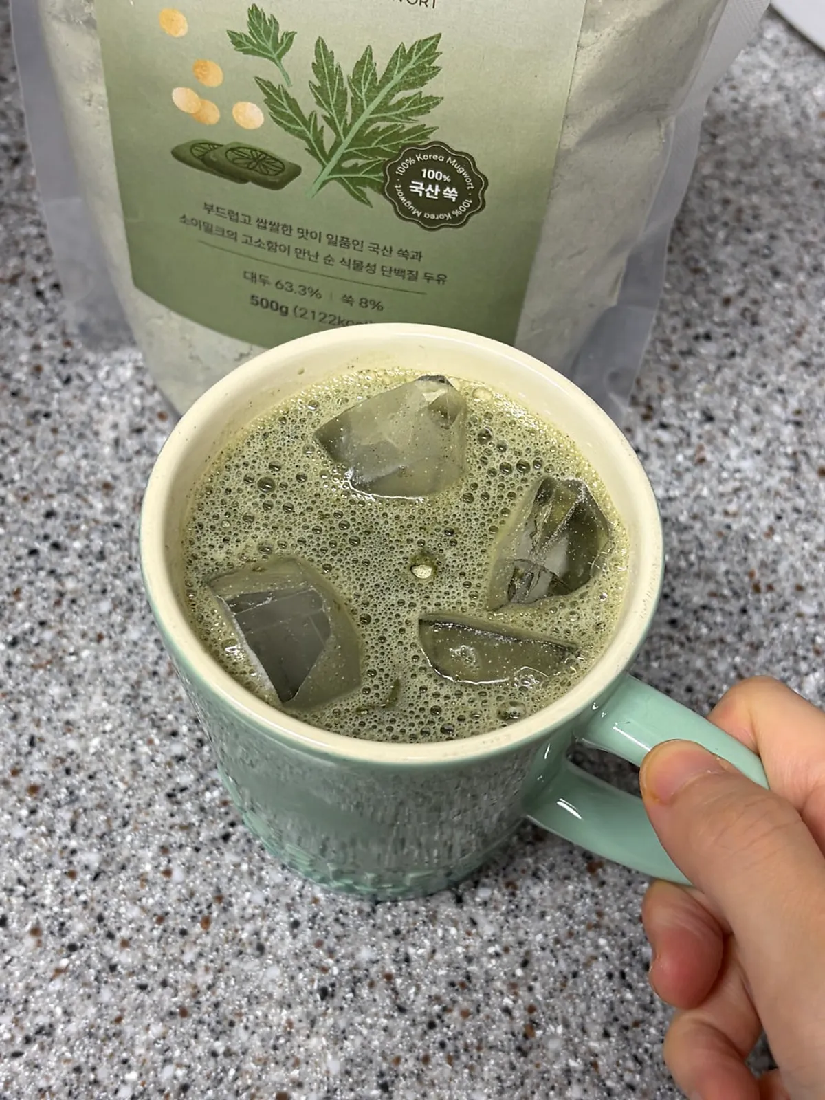 Product shot of the Garuseonsaeng Seoritae mugwort soy milk pouch