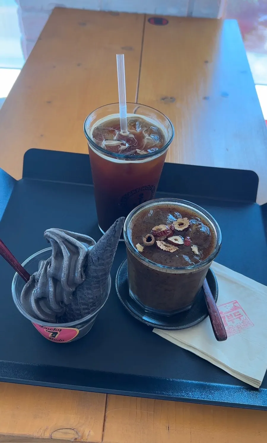 Three ordered drinks and the eobu ice cream