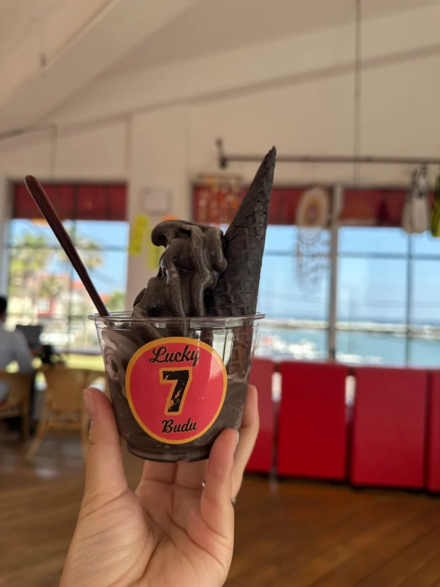 Eobu ice cream served with a squid-ink cracker