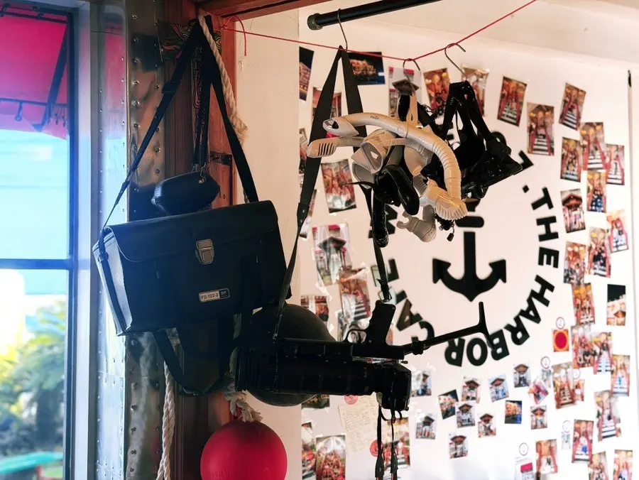 Overall interior view of Café 7 Budu