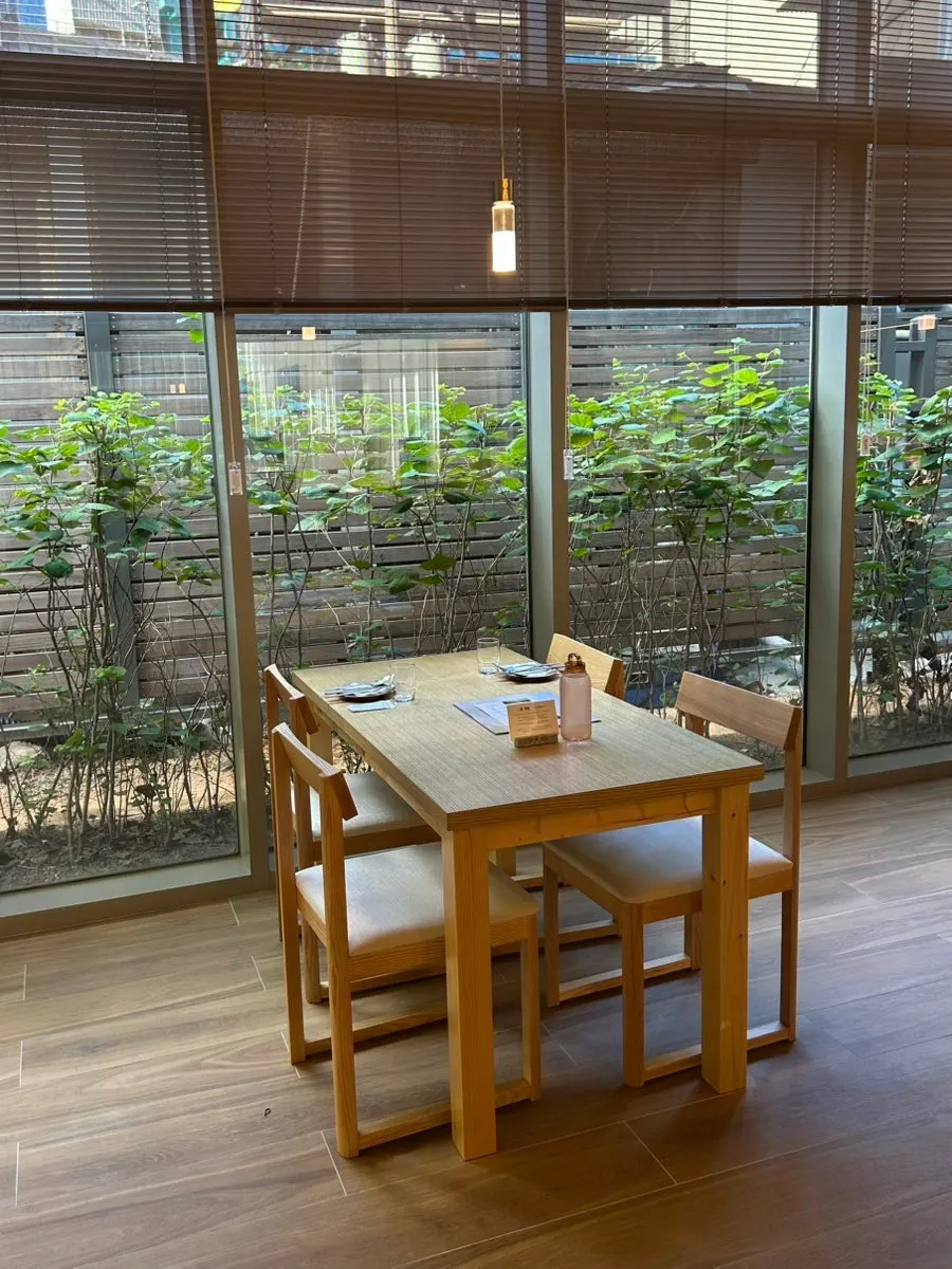 Seating at Pyu Euljiro with wide table spacing