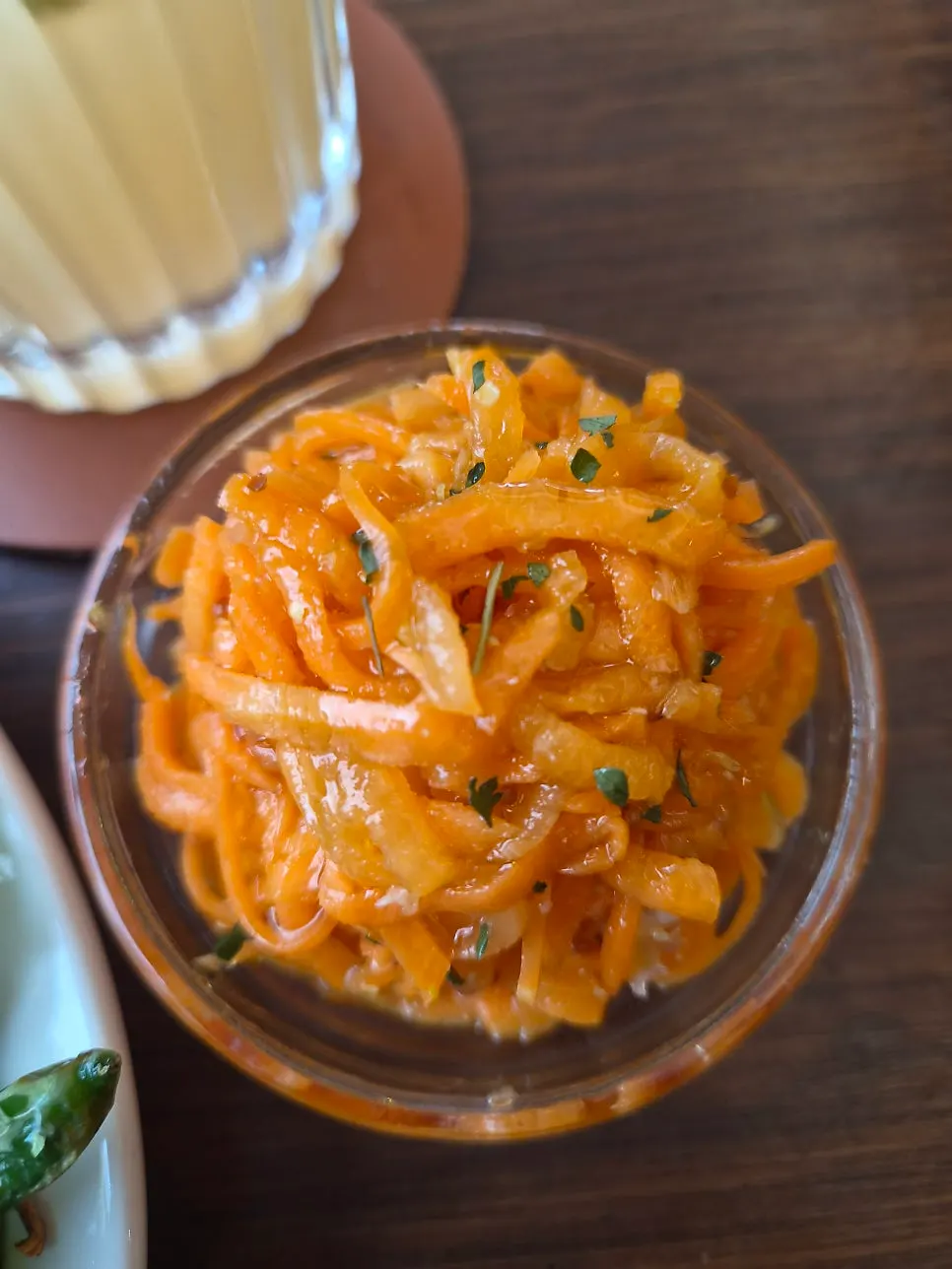 Carrot rapé eaten together with the omelette