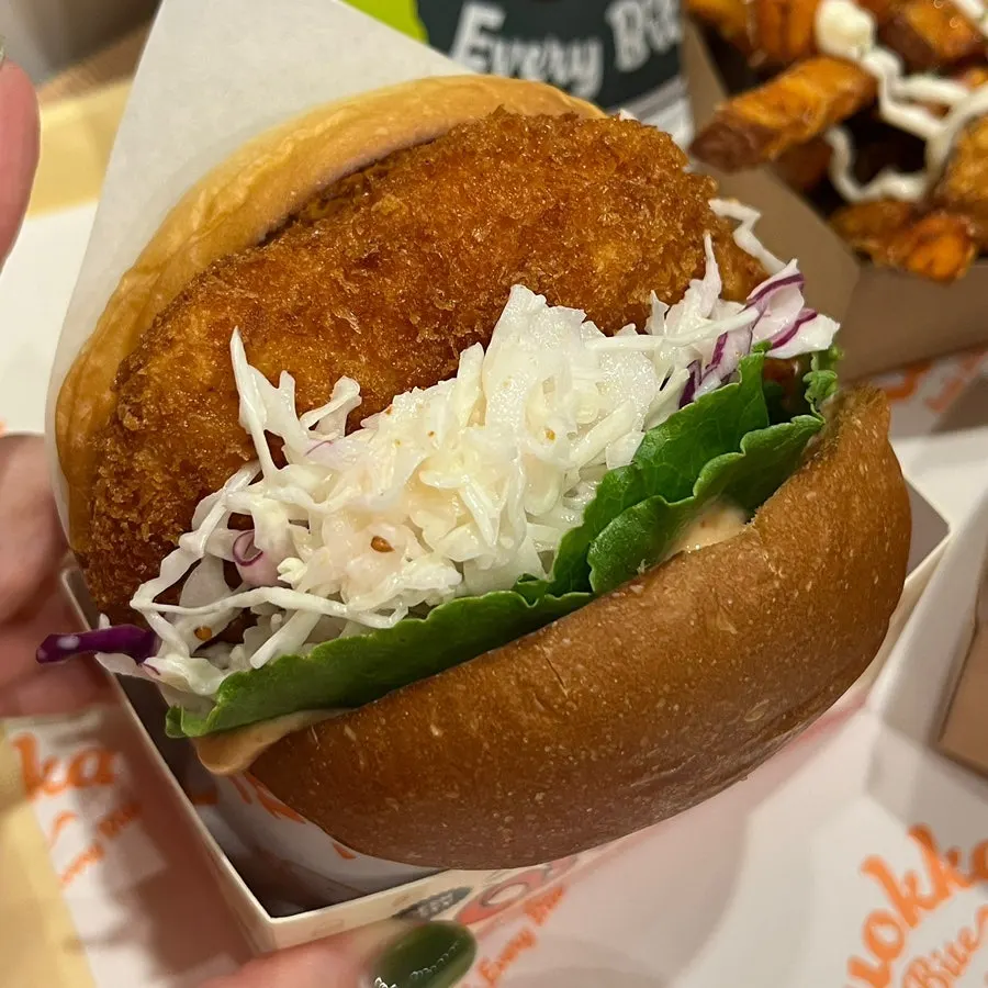 도톰한 패티의 쿼카 새우버거