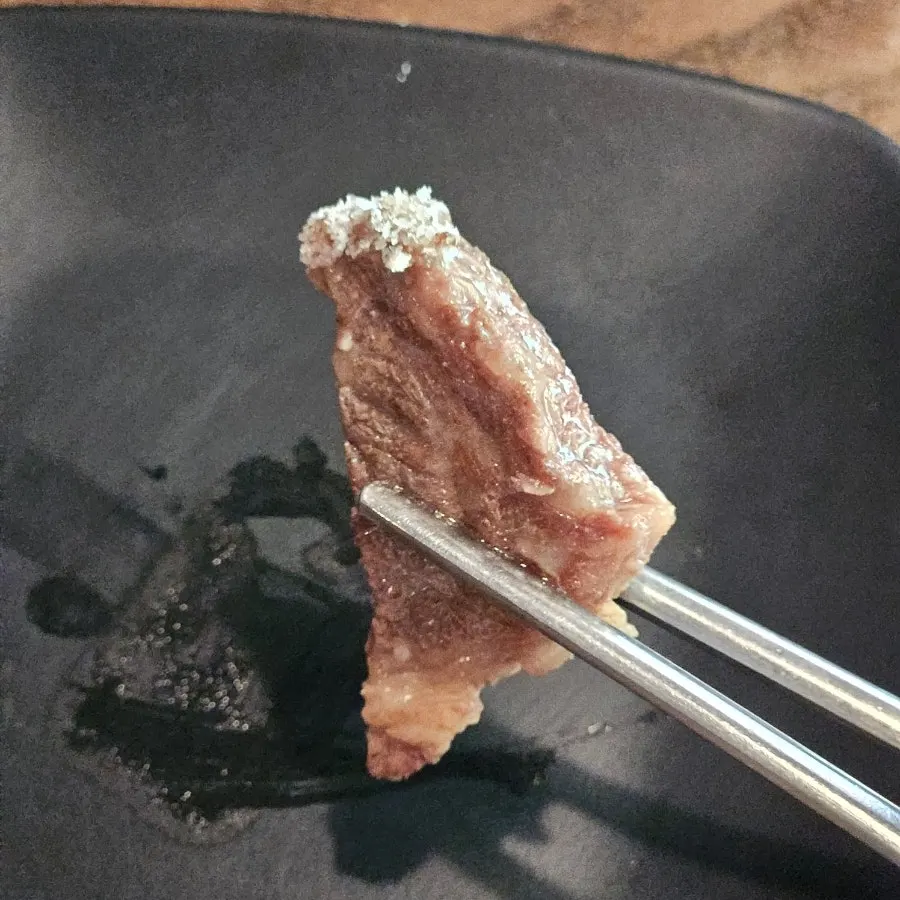 LA galbi plain grilled ribs dipped in salt