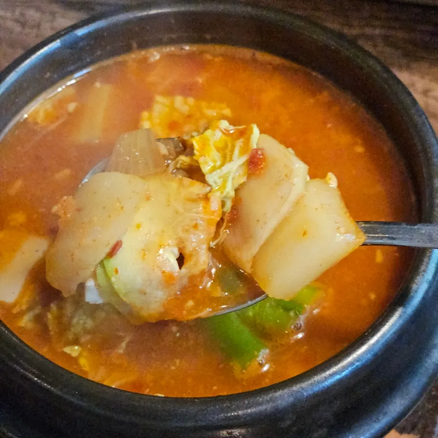 Finishing the meal with doenjang jjigae and rice